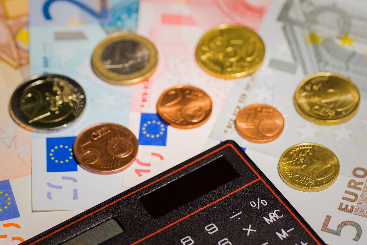 Comment faire des économies en changeant des euros en dollars ?